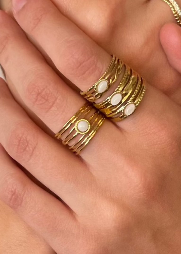 ANILLO PIEDRA SIMPLE ı ORO
