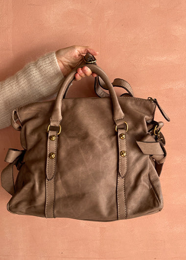 Bolso cuero camel lazos laterales