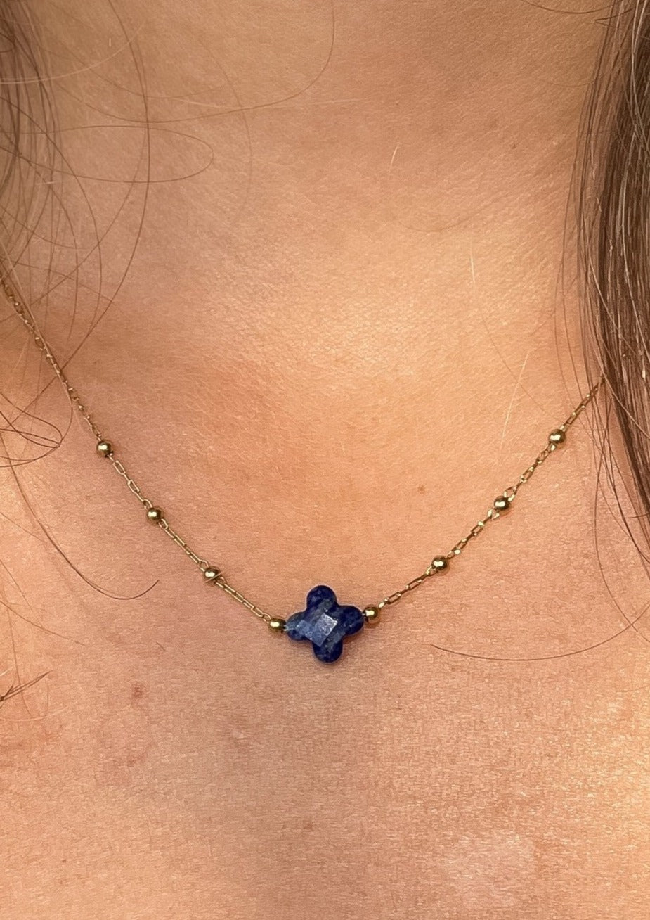 COLLAR TRÉBOL ı LAPIS LAZULI ı ORO ı ZAG