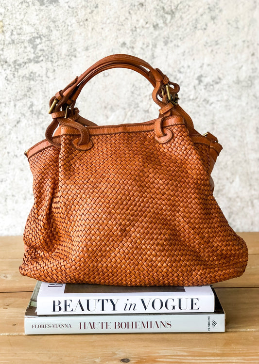 Bolso con hebillas  de piel camel