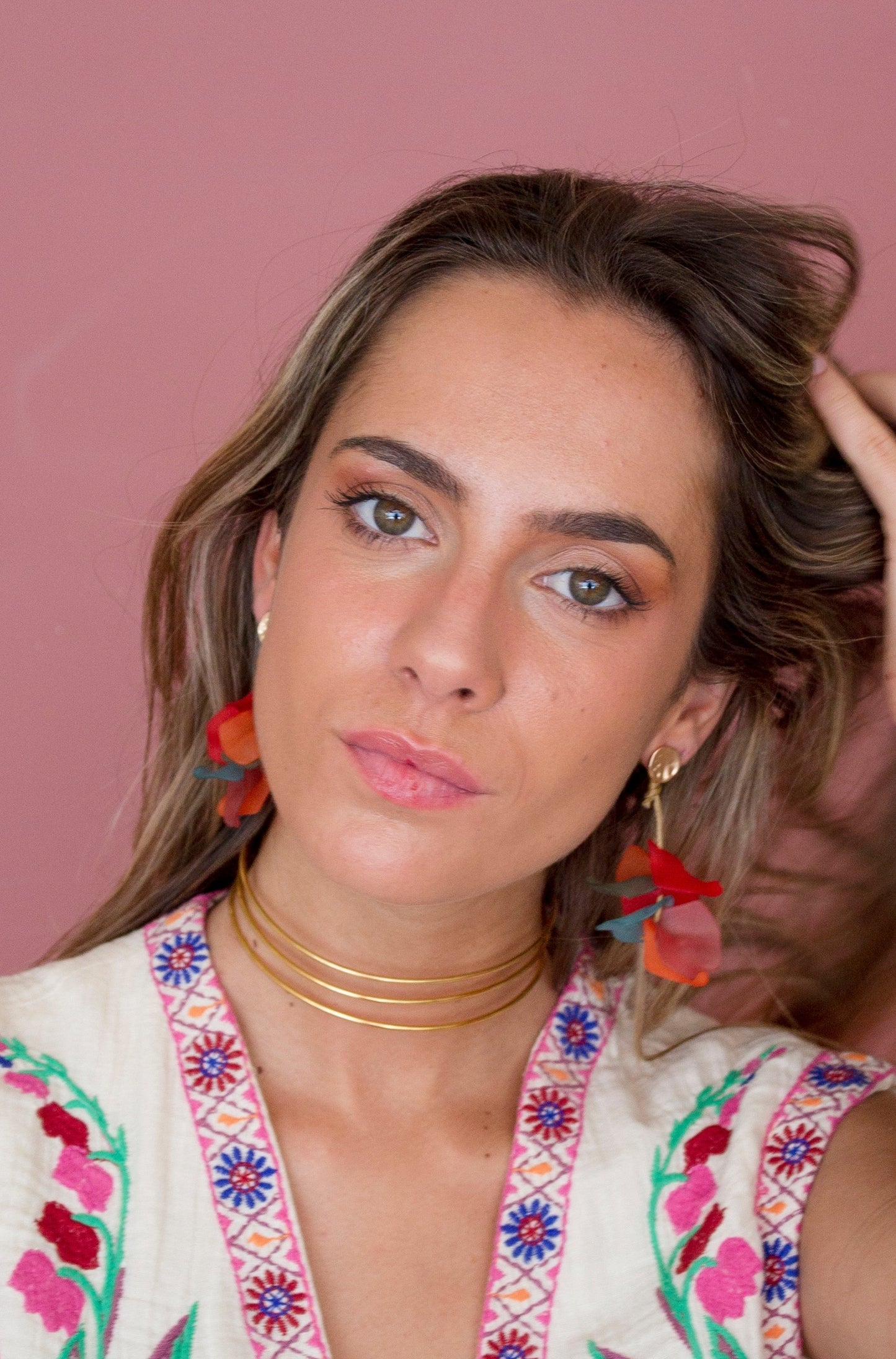 PENDIENTES FLOR LARGOS MULTICOLOR ı PAREJA